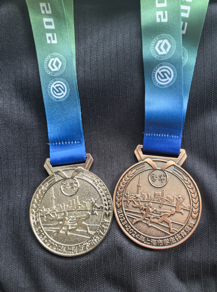 我院游泳队再创佳绩